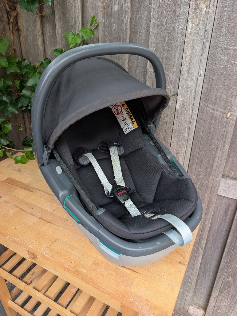 2 Maxi Cosi Coral 360 stoeltjes met 1 FamilyFix 360-base, Ophalen, Gebruikt, Isofix, 0 t/m 13 kg