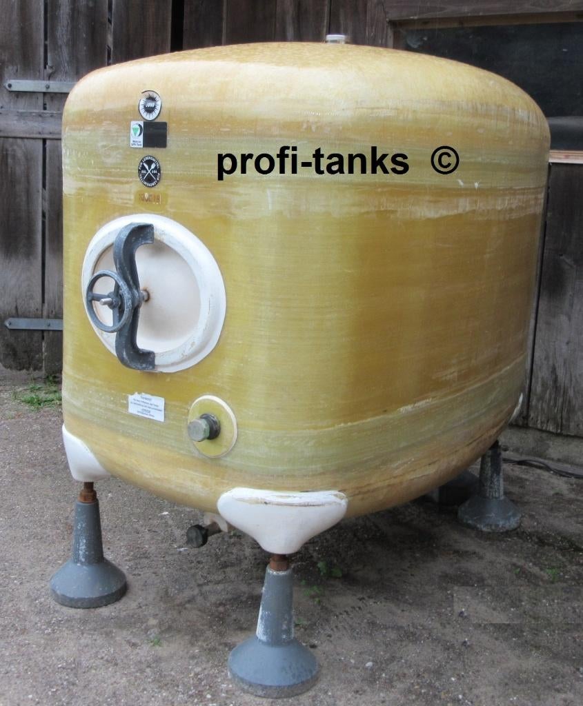 P38 opslagtank 2000 L GFK tank polyestertank transport water, Tuin en Terras, Regentonnen, 150 liter of meer, Ophalen, Gebruikt