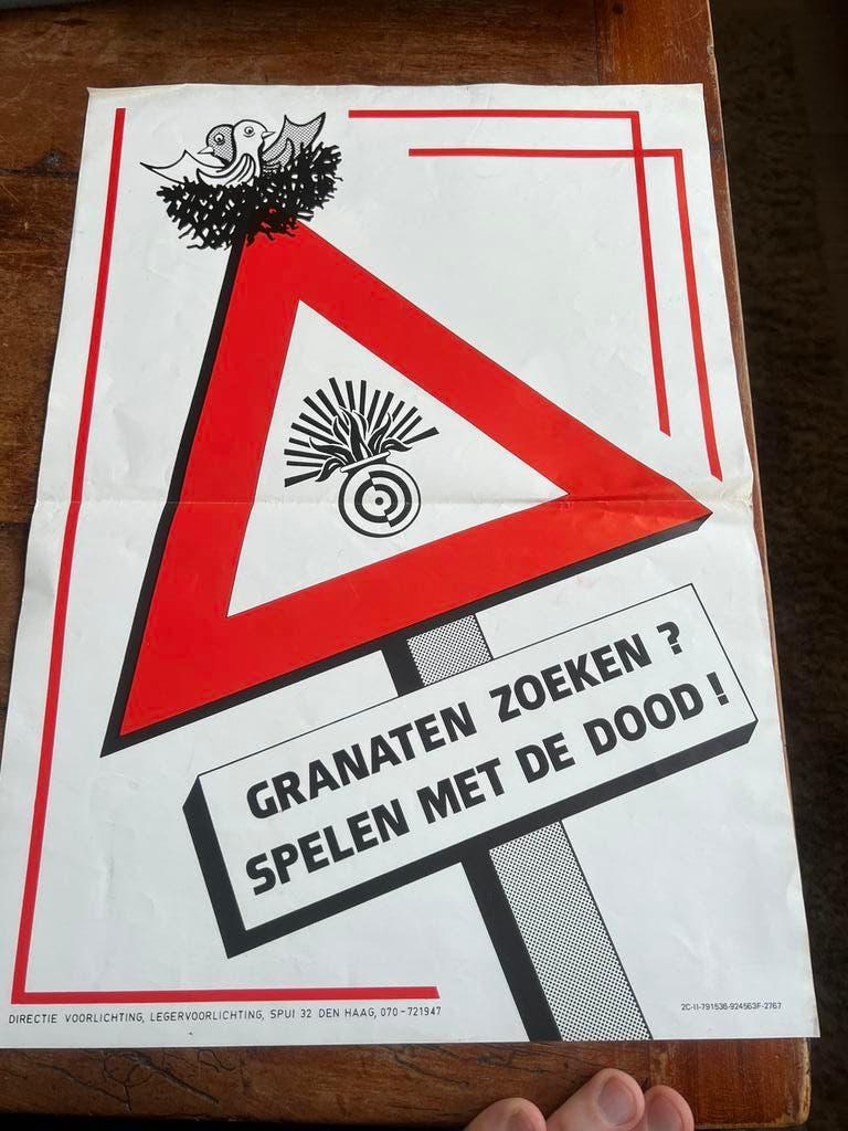 KL Defensie oude waarschuwings poster munitie, Verzamelen, Militaria | Algemeen, Verzenden, Nederland, Embleem of Badge, Landmacht