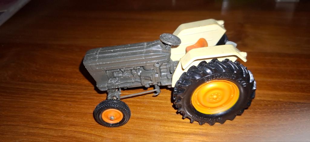 Britains ford 1/32, Ophalen of Verzenden, Tractor of Landbouw, Britains