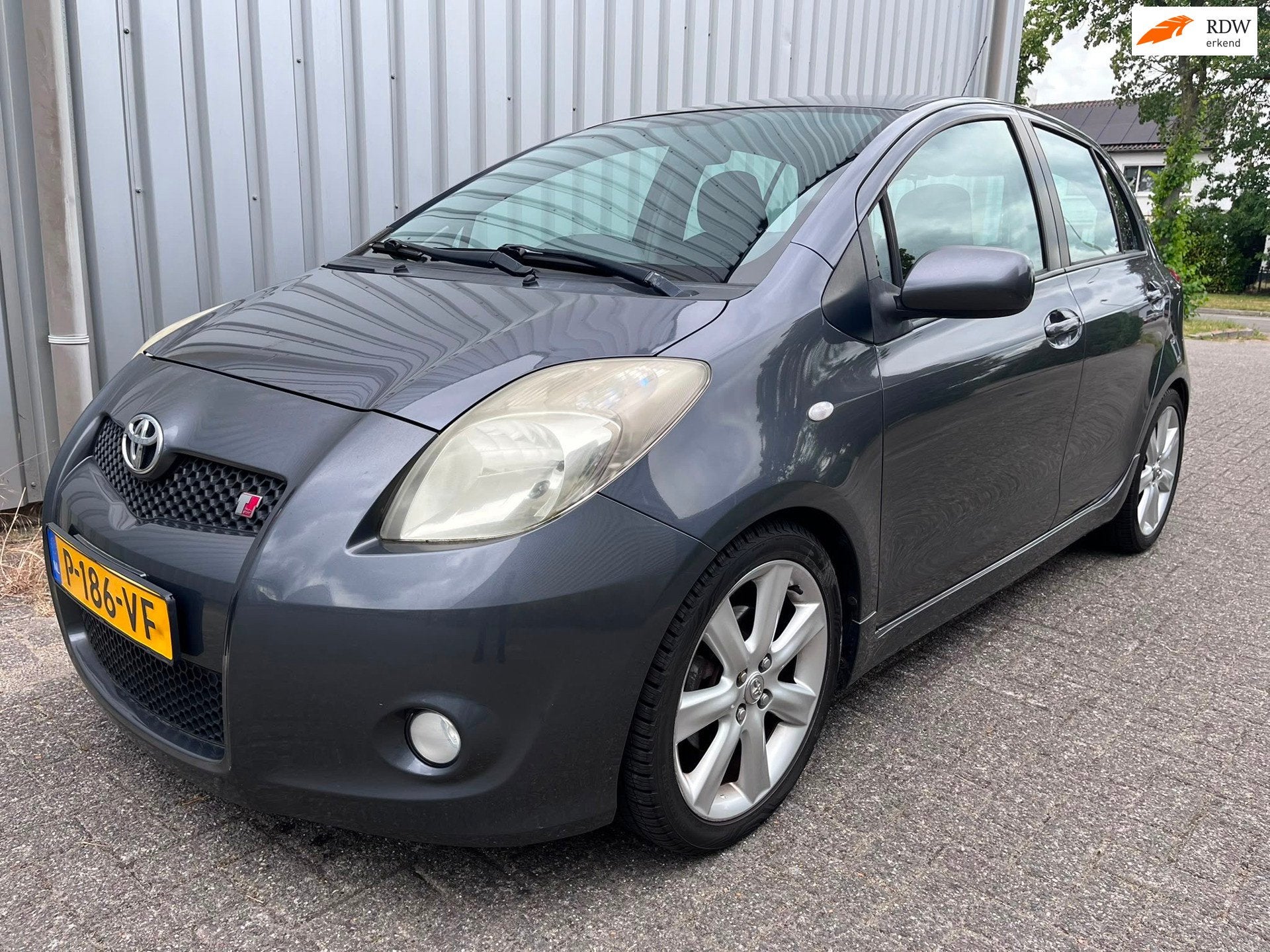 Toyota Yaris 1.8 VVTi TS - SPORT/ Airco / LAGE KMS, Voorwielaandrijving, Gebruikt, 4 cilinders, Elektrische ramen
