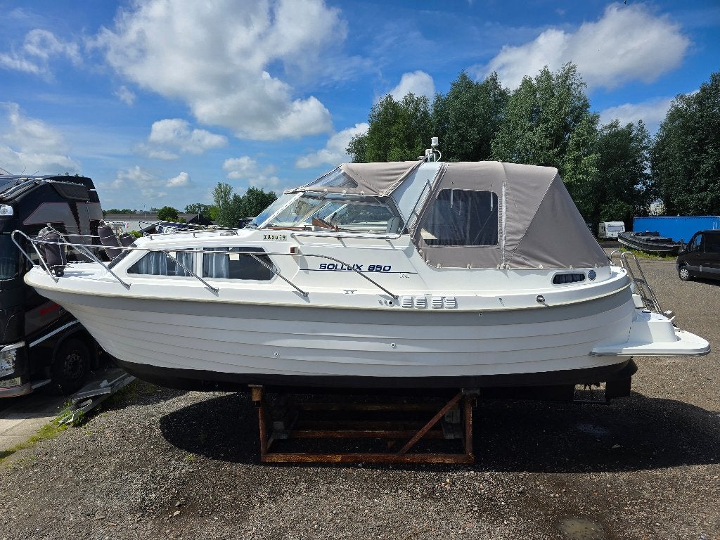 Sollux 850 TC uit 2001 met Boegschroef (Noorse spitsgatter), Watersport en Boten, 3 m, Overige merken, 9 m, Gebruikt