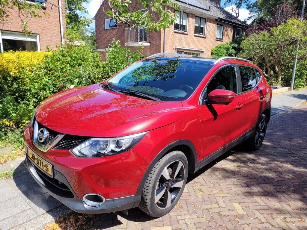 Nissan Qashqai 1.2 Dig-t 85KW 2WD CVT 2016 Rood, panoramadak, Stof, 4 cilinders, Origineel Nederlands, Particulier