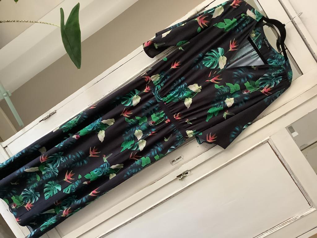 LaDress maxi jurk in afslankend model L, Ophalen of Verzenden, Zo goed als nieuw, Maat 42/44 (L), Onder de knie