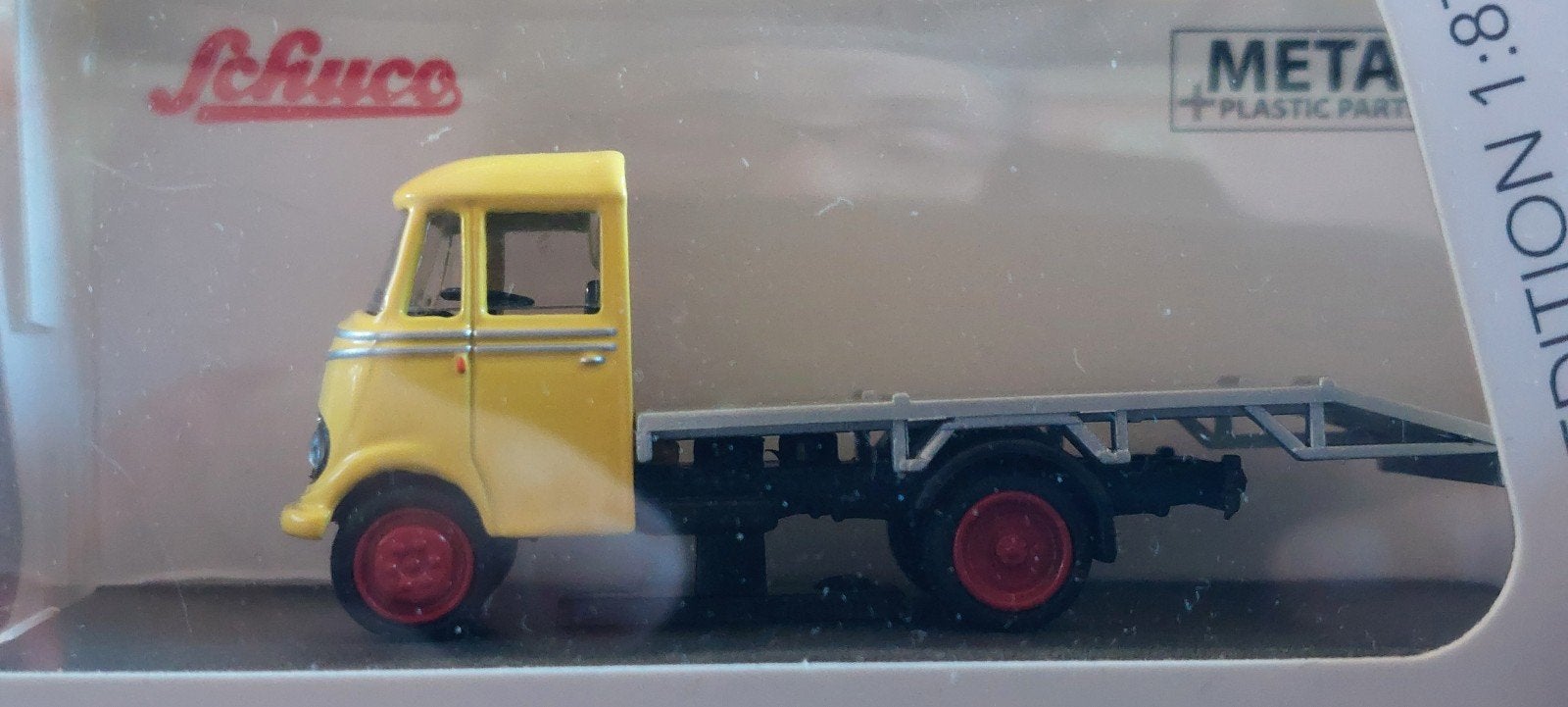 H0LK 0618 DIVERSE MERCEDES-BENZ AUTOAMBULANCES 1/87, Ophalen of Verzenden, Nieuw, Bus of Vrachtwagen, Brekina