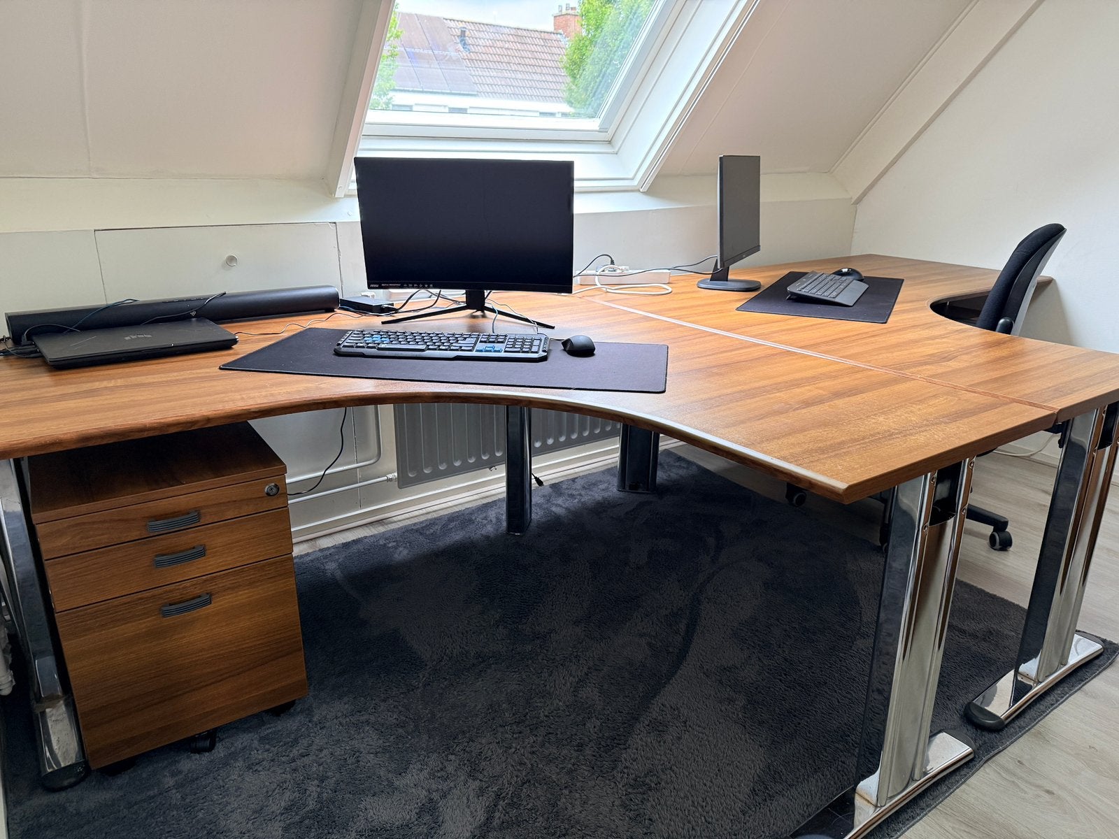 Groot hoekbureau / duo bureau houtlook + 2 ladeblokken, Ophalen, Gebruikt