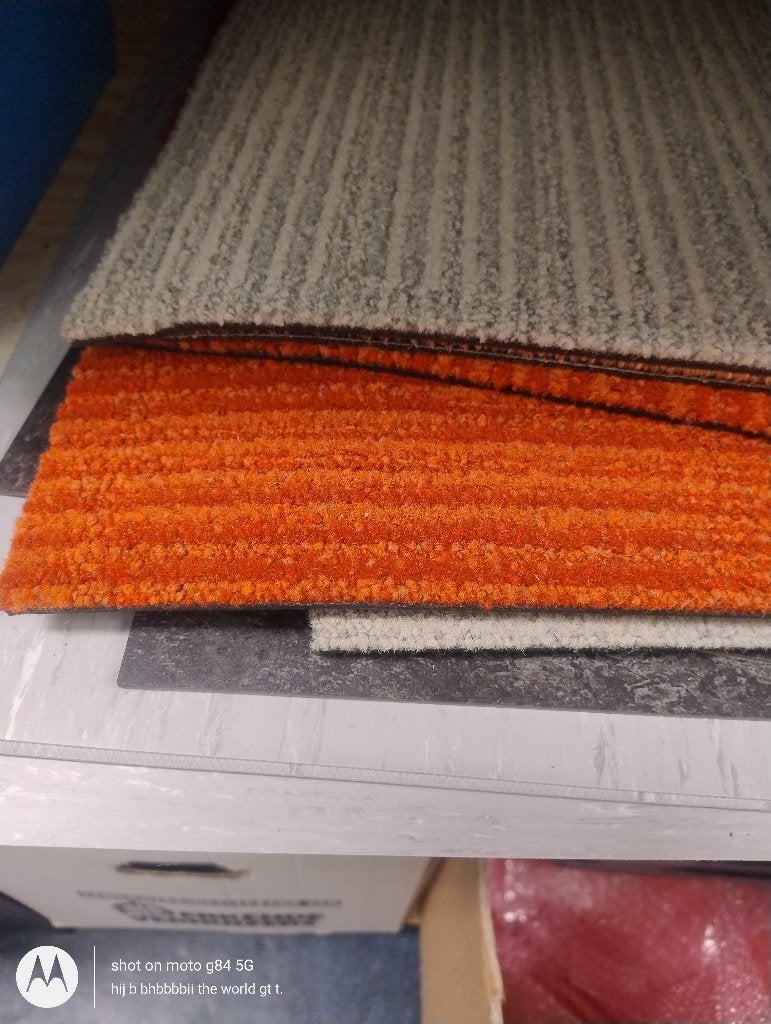 Enkele (nieuwe) tapijttegels, 6 tapijt, 6 vinyl, Huis en Inrichting, Stoffering | Vloerbedekking, Ophalen, Grijs, Nieuw, Tapijttegels