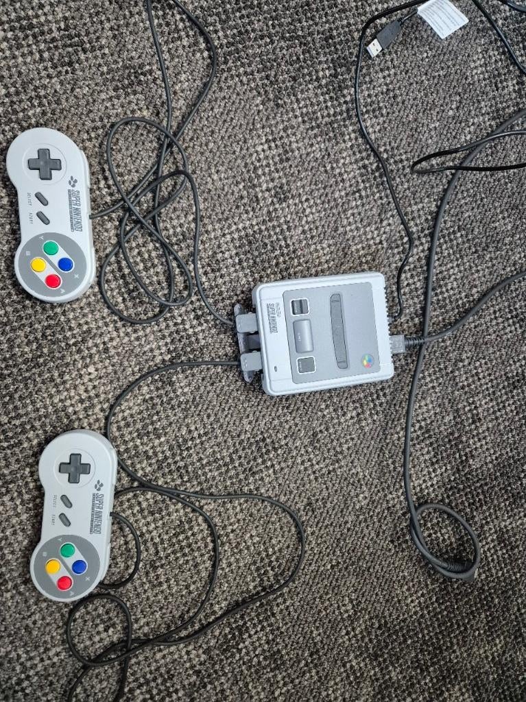 Super nintendo classic mini, Spelcomputers en Games, Ophalen of Verzenden, Gebruikt, Met 2 controllers, Met games