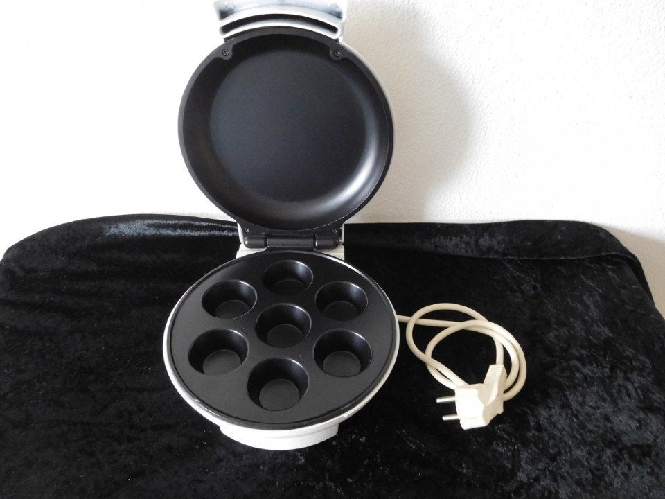 Cupcake Cup cake maker, zo goed als nieuw 1 keer gebruikt., Hobby en Vrije tijd, Taarten en Cupcakes maken, Ophalen, Zo goed als nieuw