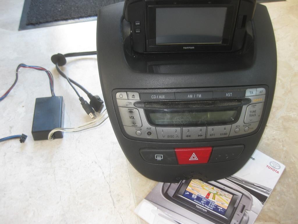 lederen airbag stuur, tom tom navigatie , radio ,toyota aygo, Ophalen of Verzenden, Nieuw, Peugeot