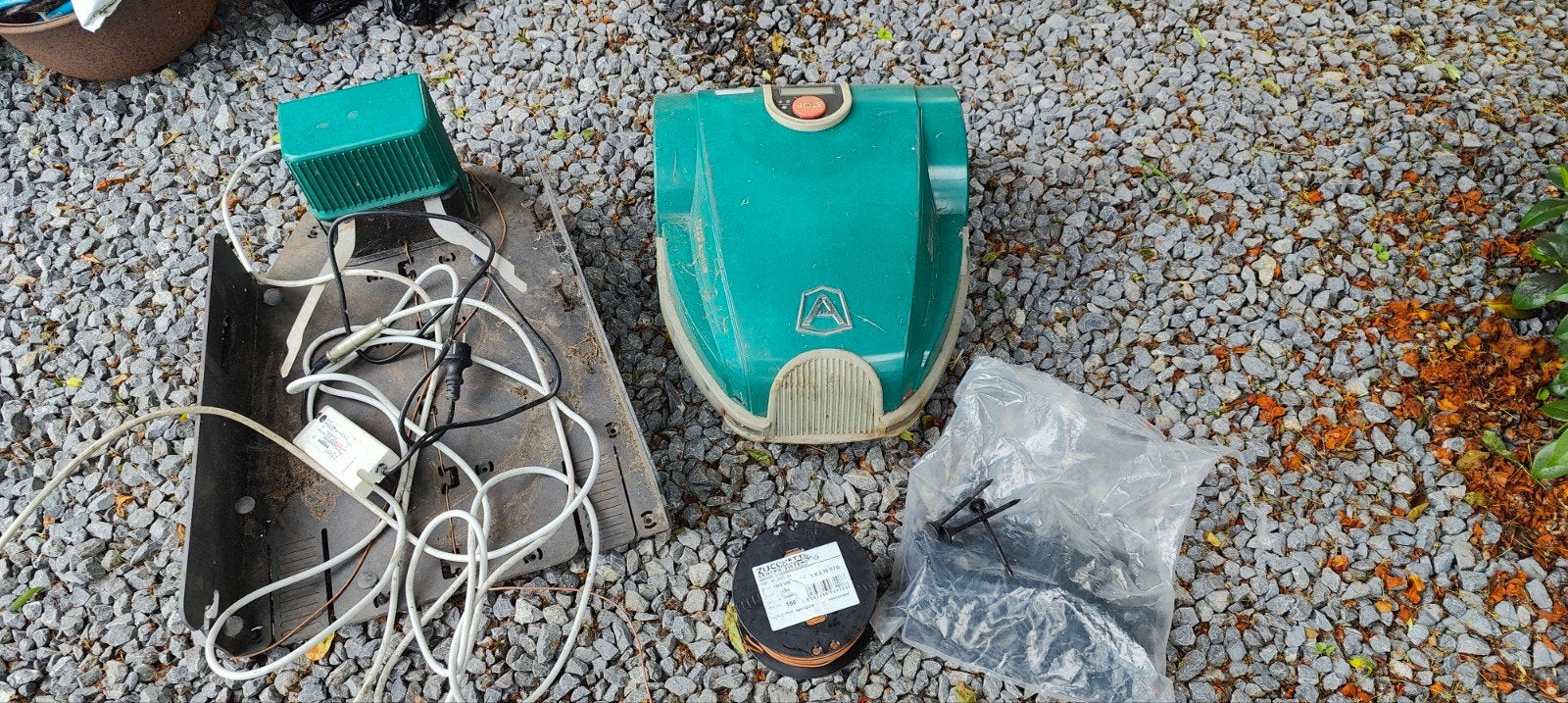 Robotmaaier Zucchetti Ambrogio L30 Deluxe, Ophalen, Gebruikt, Minder dan 30 cm, Accu-grasmaaier