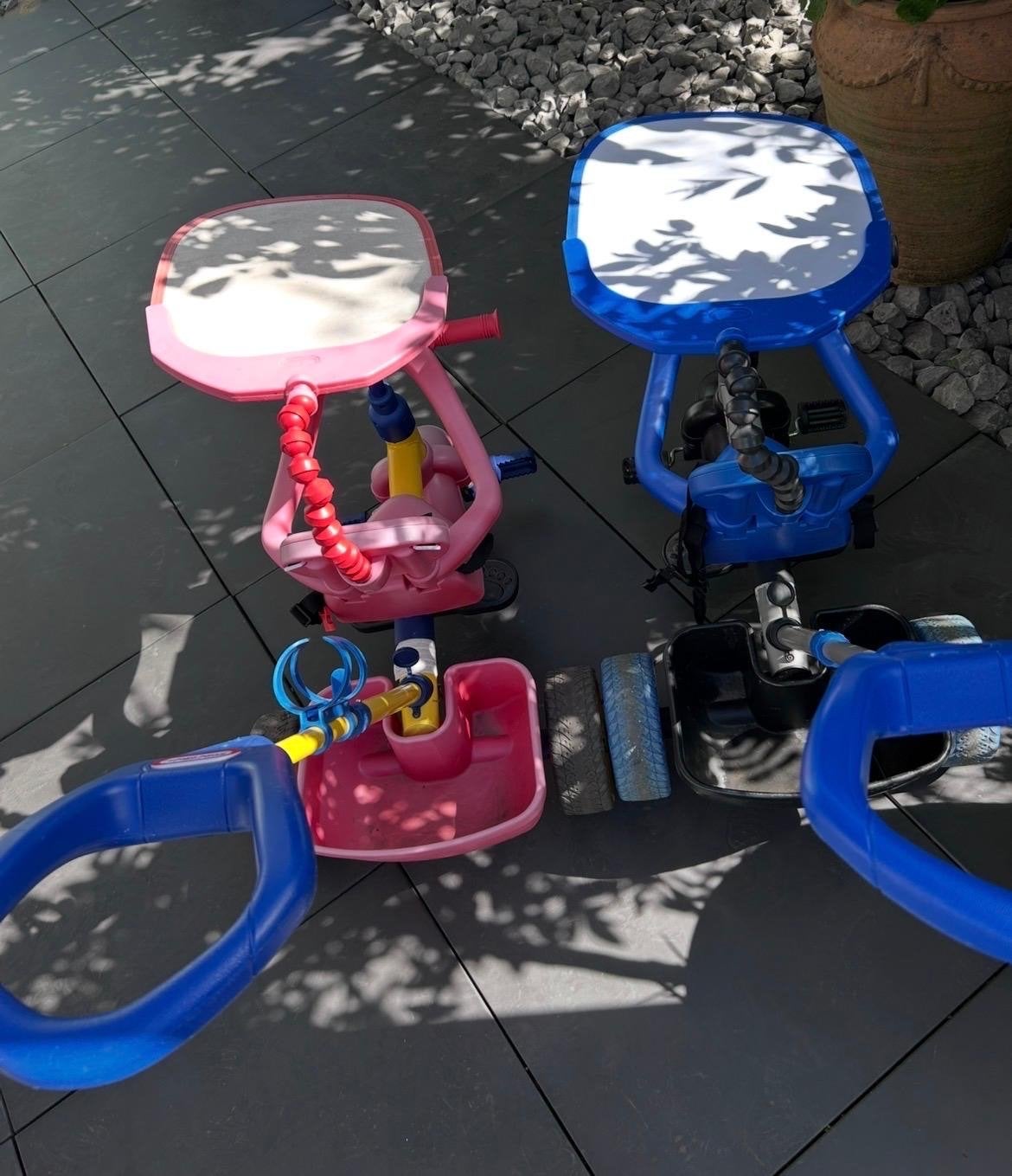 Twee baby driewielers met duwstang zon/regen besherming, Fietsen en Brommers, Fietsen | Driewielers, Ophalen of Verzenden, Gebruikt
