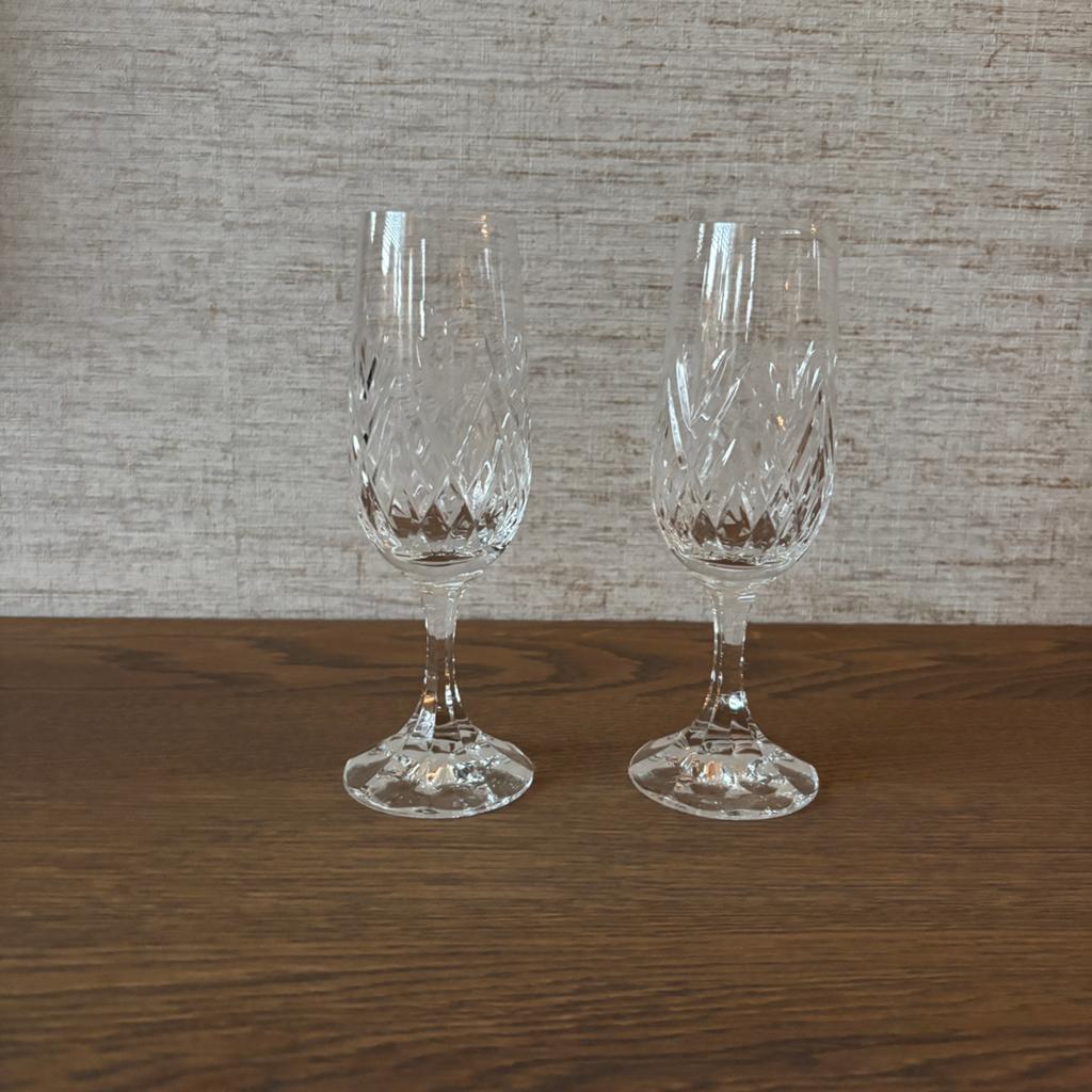 2 kristallen champagne glazen, Ophalen of Verzenden, Zo goed als nieuw, Overige typen