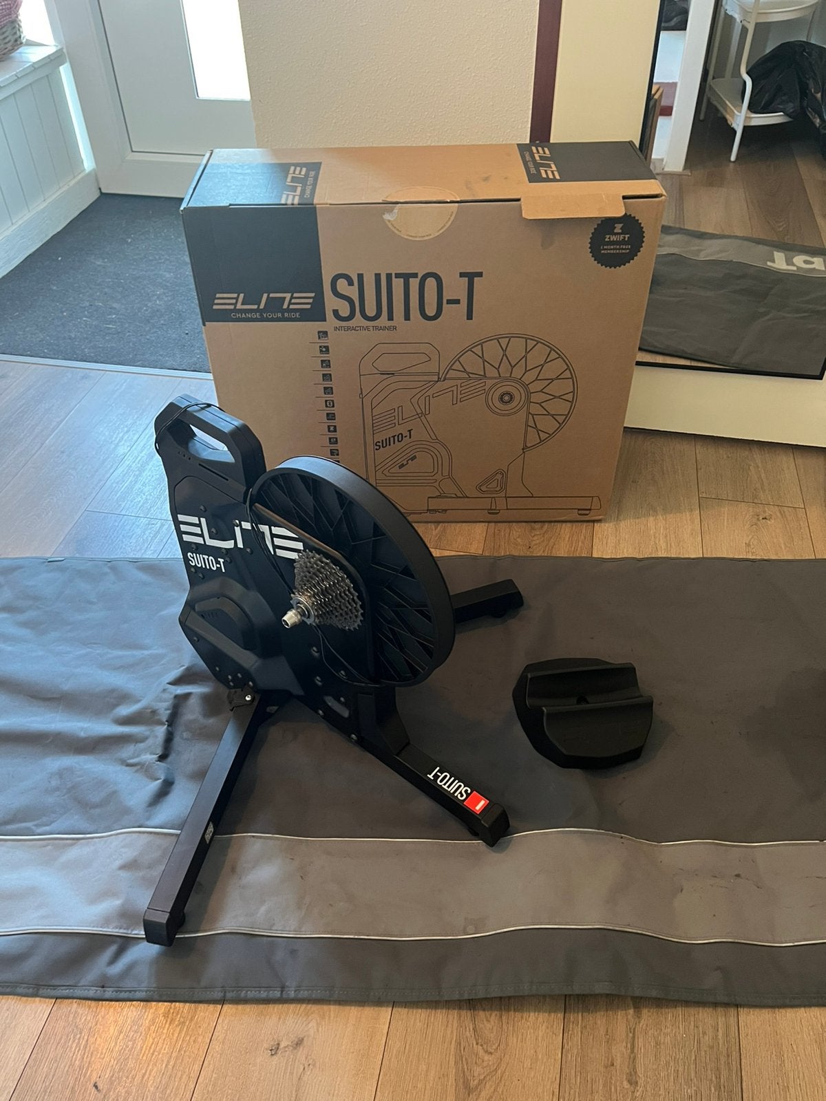 Elite Suito-T fietstrainer met cassette en mat, Sport en Fitness, Wielrennen, Ophalen, Zo goed als nieuw, Overige typen