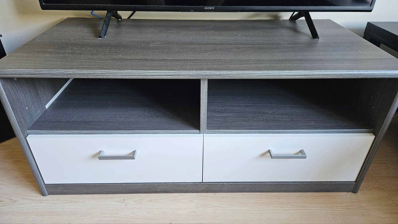 TV-meubel - grijs/wit - 106x51,5x45,5 cm, Ophalen, Gebruikt, 100 tot 150 cm, Minder dan 100 cm