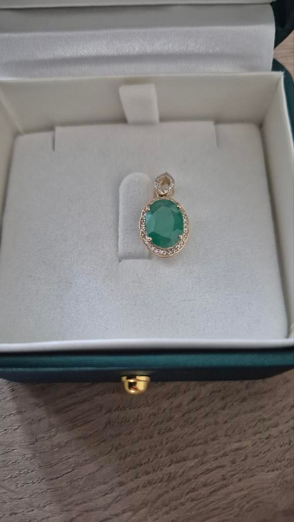 14K Gouden Hanger met Natuurlijke Smaragd en Certificaat, Overige voorstellingen, Nieuw, Ophalen of Verzenden, Met edelsteen