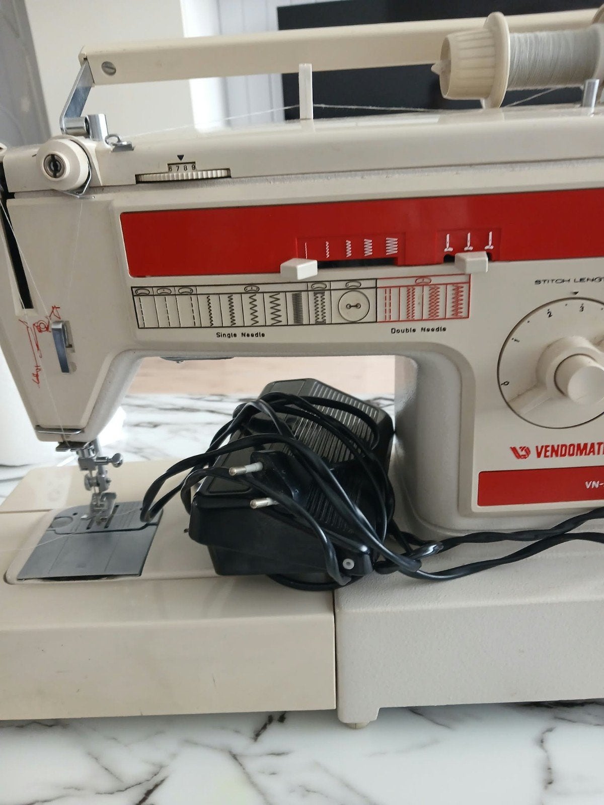 Vendomatic VN-90 Naaimachine - Vintage en Functioneel, Ophalen, Gebruikt, Naaimachine, Overige merken