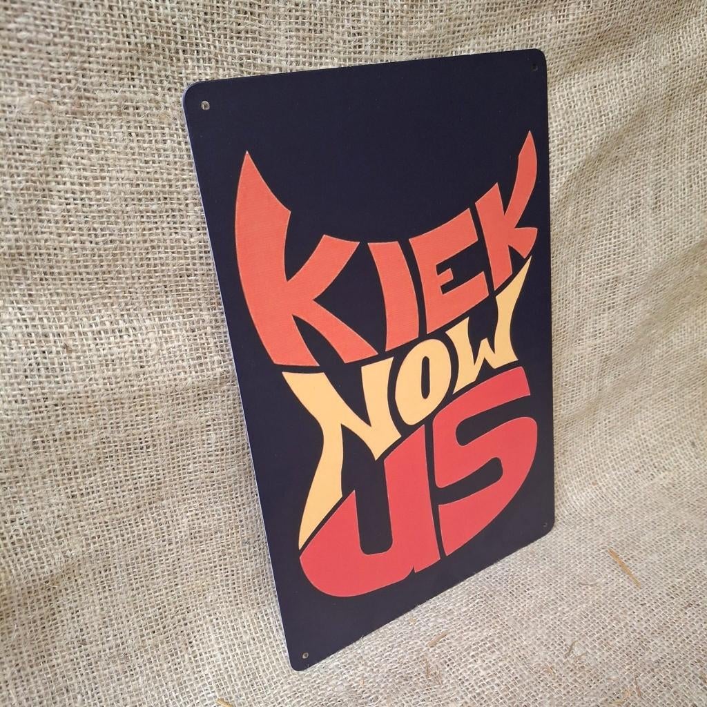 Kiek Now Us - Metalen wandbord, Metaal, 30 cm, 20 cm, Meerkleurig