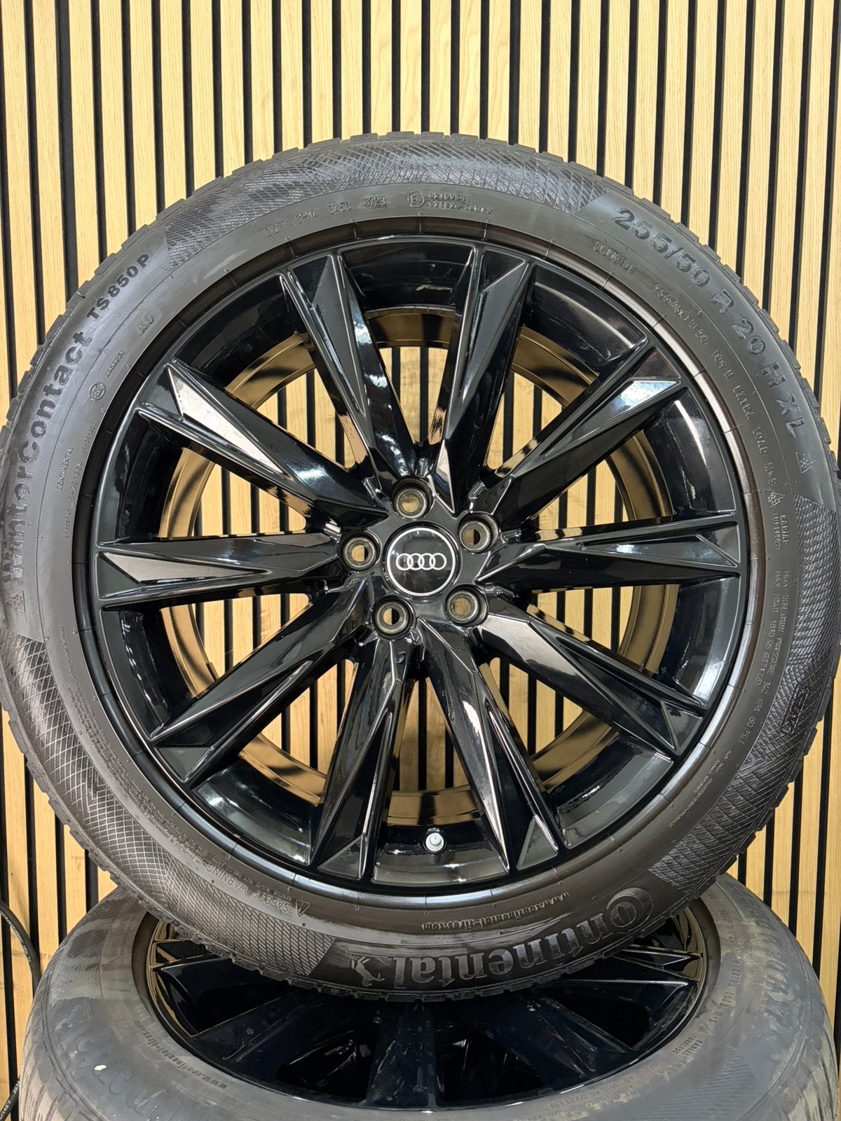 Originele 20” Audi E-Tron Q7 Winterset Winterbanden, Auto-onderdelen, Banden en Velgen, Audi, Gebruikt, 255 mm, .