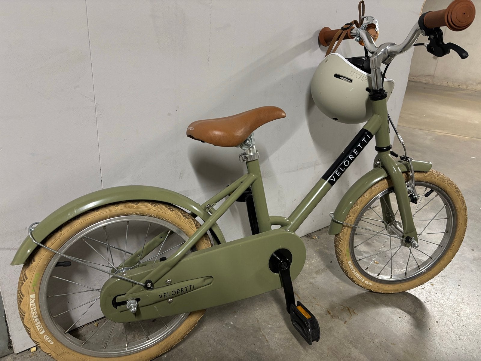 Veloretti Maxi Desert Moss Pedaalfiets met bel en helm, Ophalen, Zo goed als nieuw, Velgrem, 16 tot 20 inch