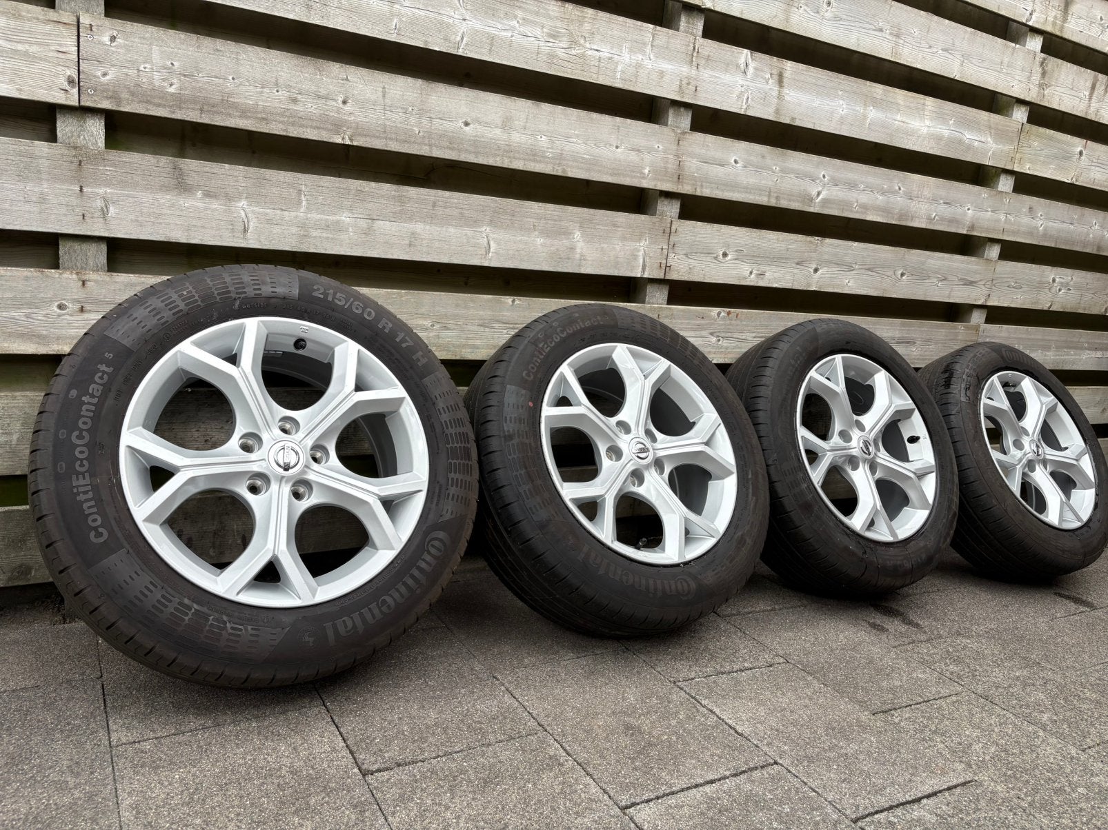 Wielset Conti zomerbanden Nissan, Auto-onderdelen, Ophalen, Banden en Velgen, 17 inch, Zomerbanden
