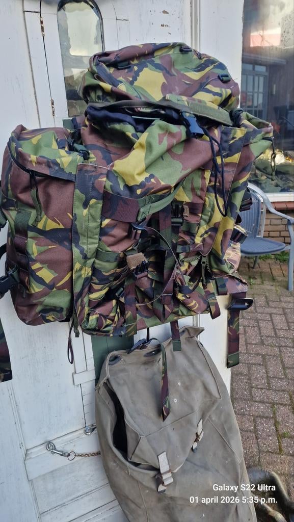 Militaire rugzak ned.lg geweest 60ltr en de 2 zijtasjes iede, Ophalen of Verzenden, Landmacht, Nederland, Overige typen
