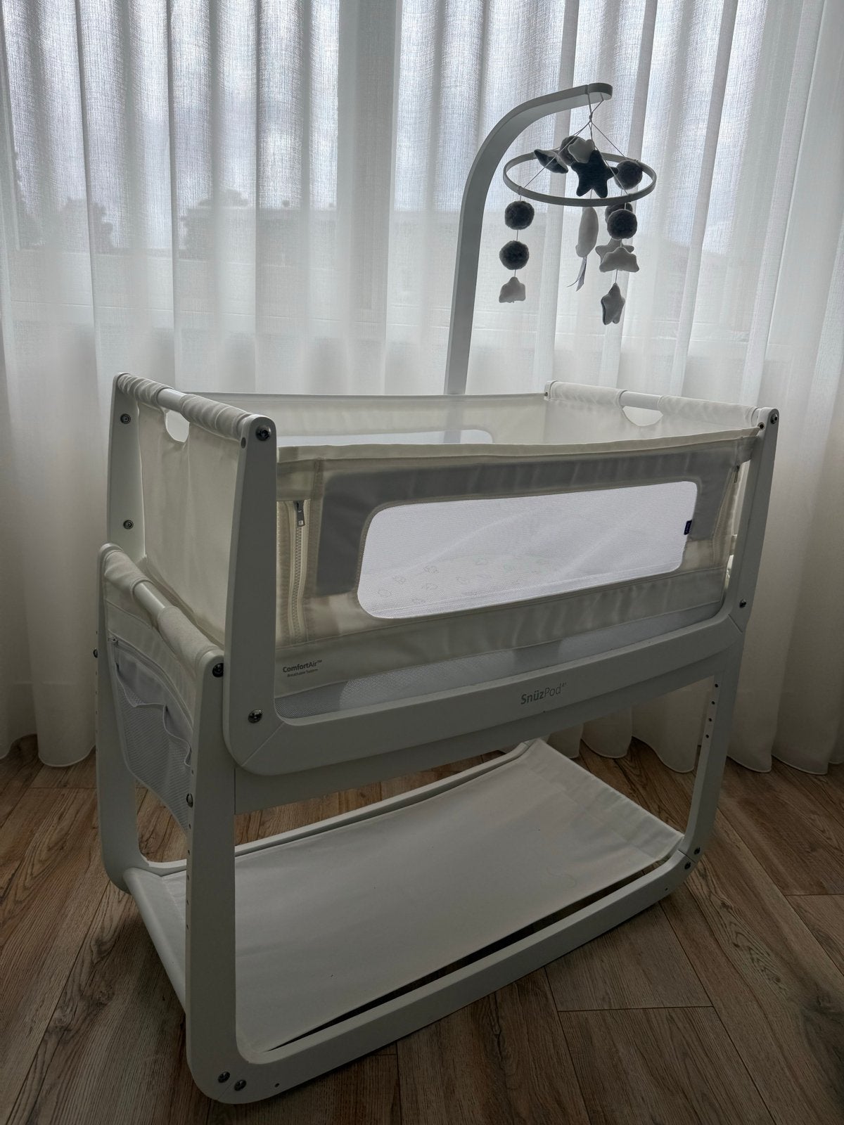 SnuzPod4 Co-Sleeper Wieg met Mobiel, Ophalen, Gebruikt, Wieg