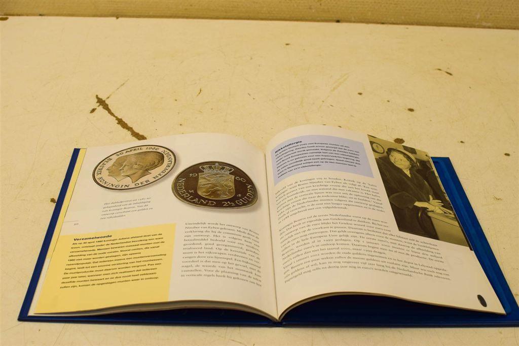 De laatste Gulden Gedenkboek bij het afscheid van de gulden, Ophalen of Verzenden, Gelezen