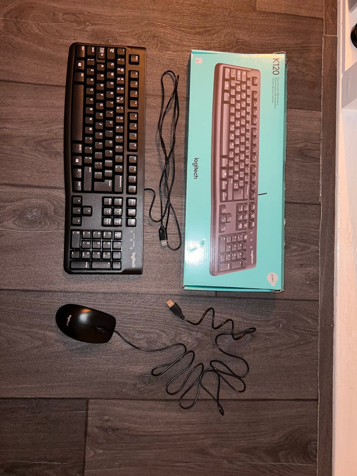 Logitech K120 Toetsenbord en Muis Set - Bedraad Qwerty, Ophalen, Toetsenbord en muis-set, Zo goed als nieuw, Qwerty