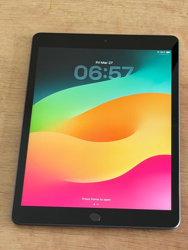 Zeer Mooie iPad 8th gen Black, met 86% batterijconditie!, Computers en Software, Apple iPads, 10 inch, Gebruikt, 32 GB, Apple