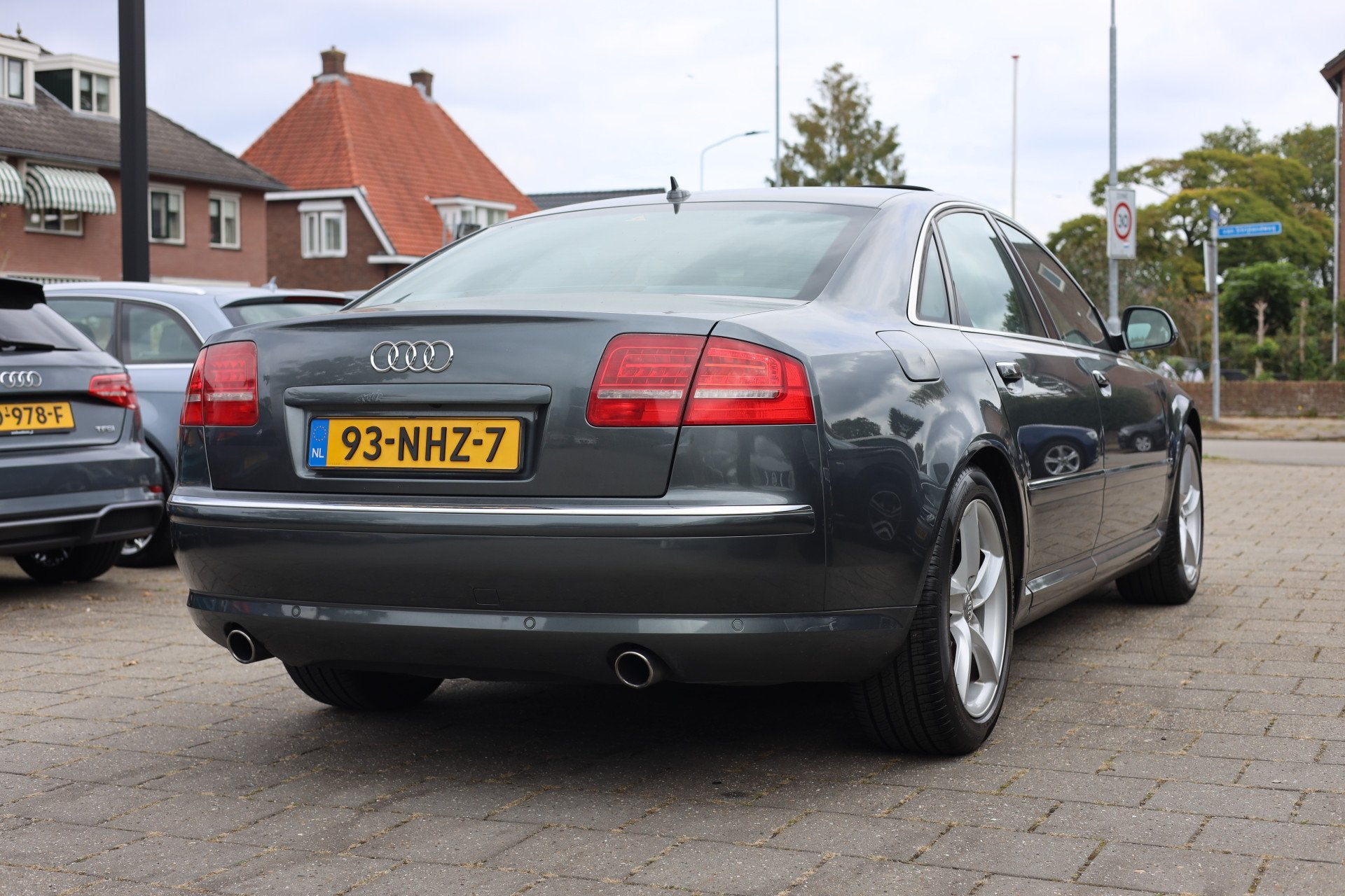 Audi A8 2.8 FSIe AUT I LEDER I ACC I NAVI I 19 INCH, Auto's, Gebruikt, Zwart, 2773 cc, Leder