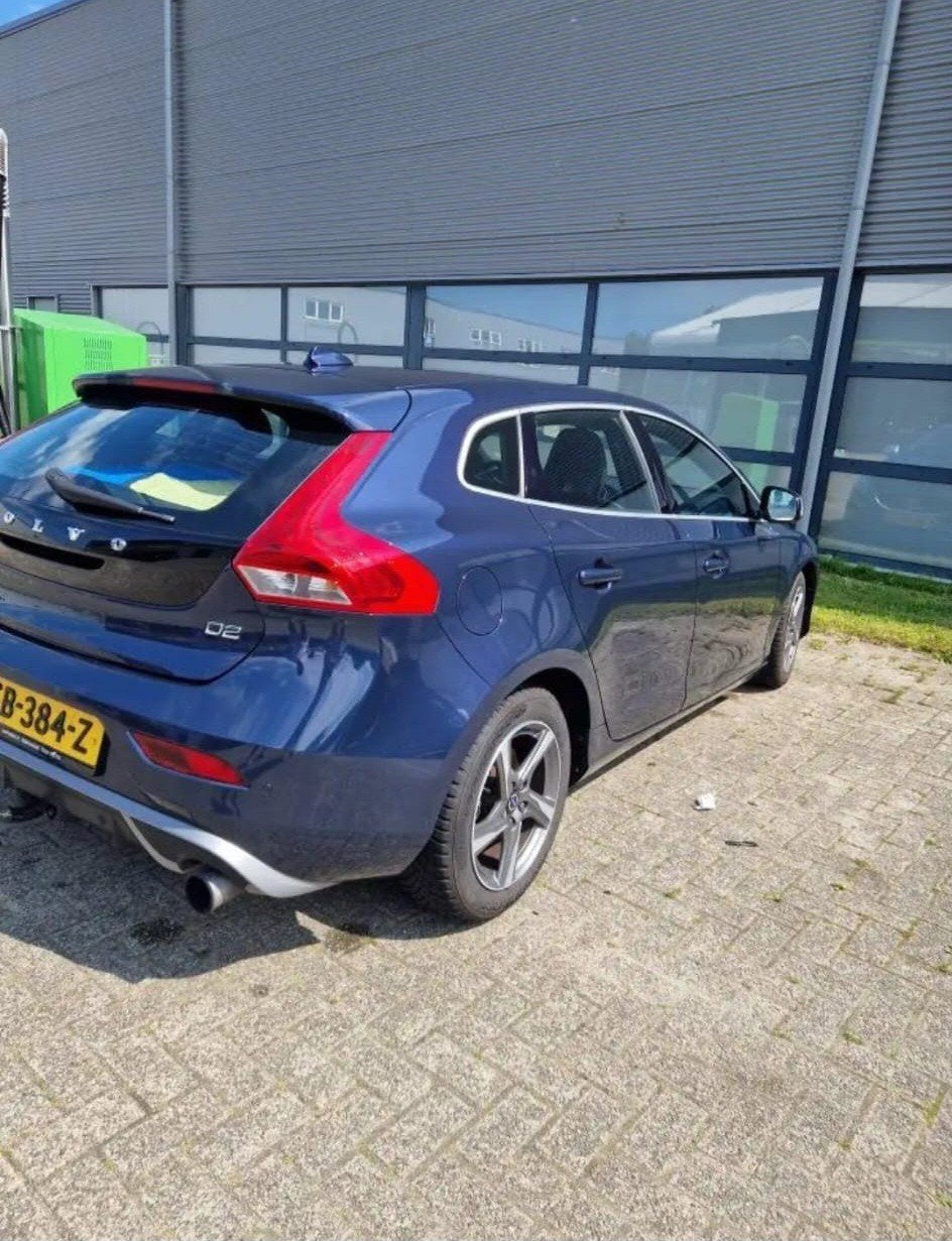 Volvo V40 1.6 D2 115PK 2015 Blauw, Voorwielaandrijving, 4 cilinders, Blauw, Origineel Nederlands