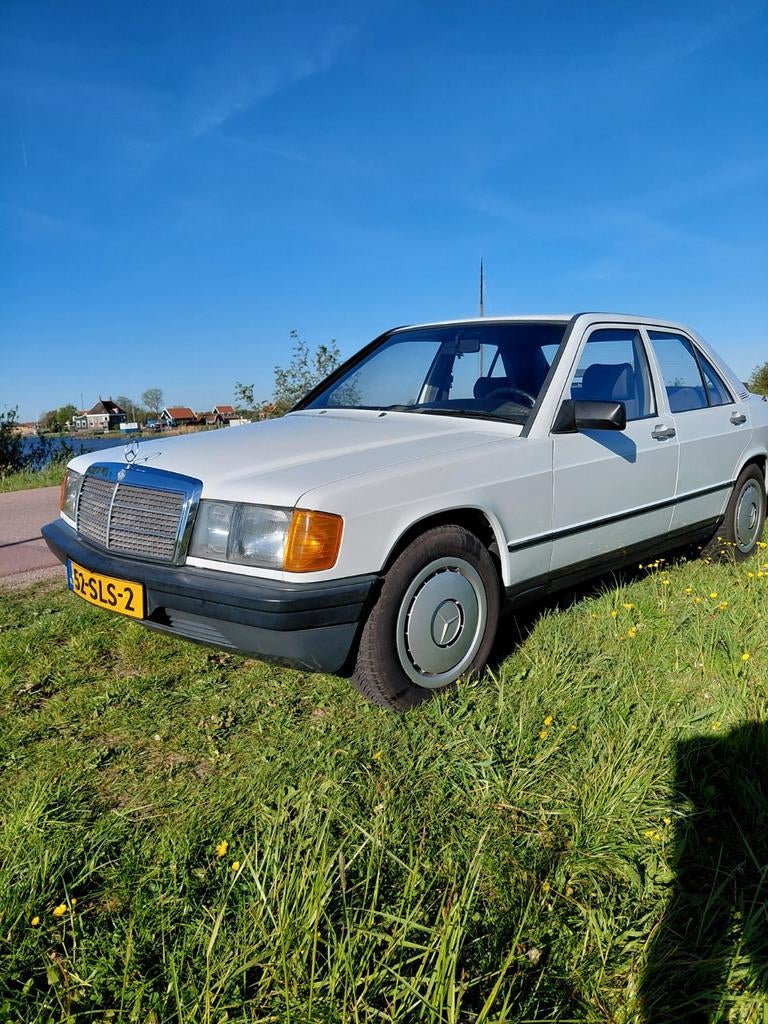 Mercedes-Benz Mercedes  190, 1163 kg, 4 cilinders, Wit, 102 pk