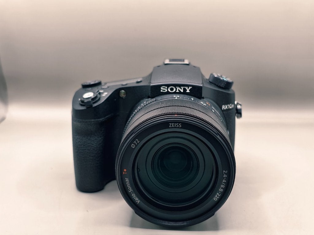Sony Cyber-Shot DSC- RX10 IV RX10M4 24-600mm Zeiss Lens, Audio, Tv en Foto, Fotocamera's Digitaal, Ophalen, Zo goed als nieuw