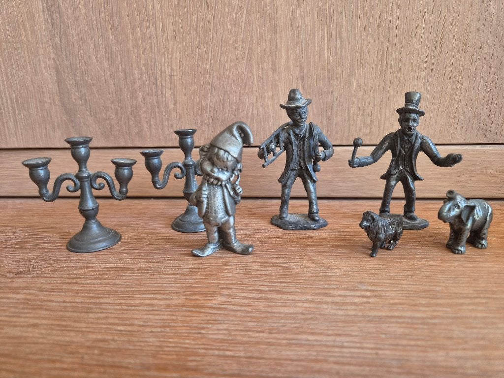 Tinnen miniatuur figuurtjes en kandelaars — set van 7, Antiek en Kunst, Ophalen of Verzenden