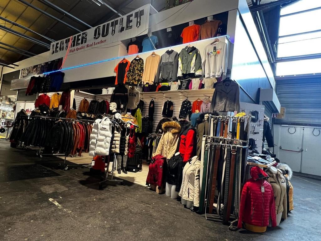 Kledingstukken in een winkel, Kleding | Dames, Ophalen of Verzenden