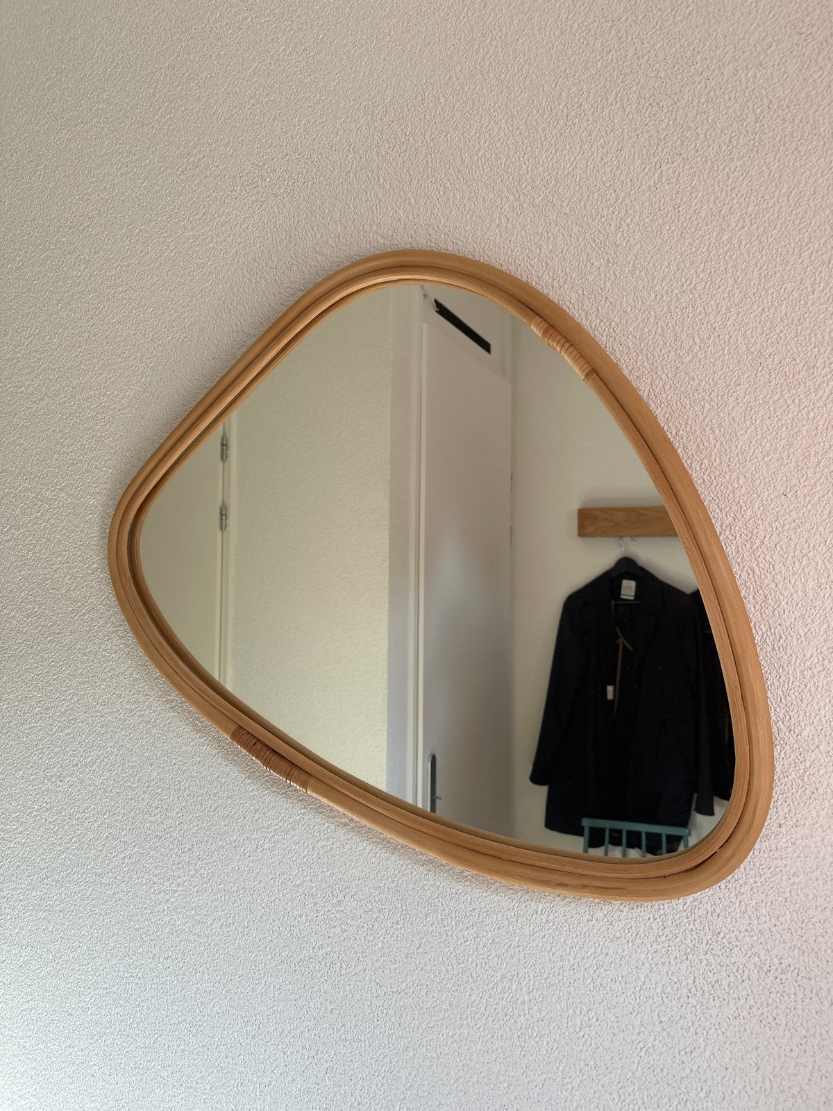IKEA Stockholm spiegel, organische vorm, rotan, Ophalen of Verzenden, Zo goed als nieuw, Minder dan 100 cm, Overige vormen