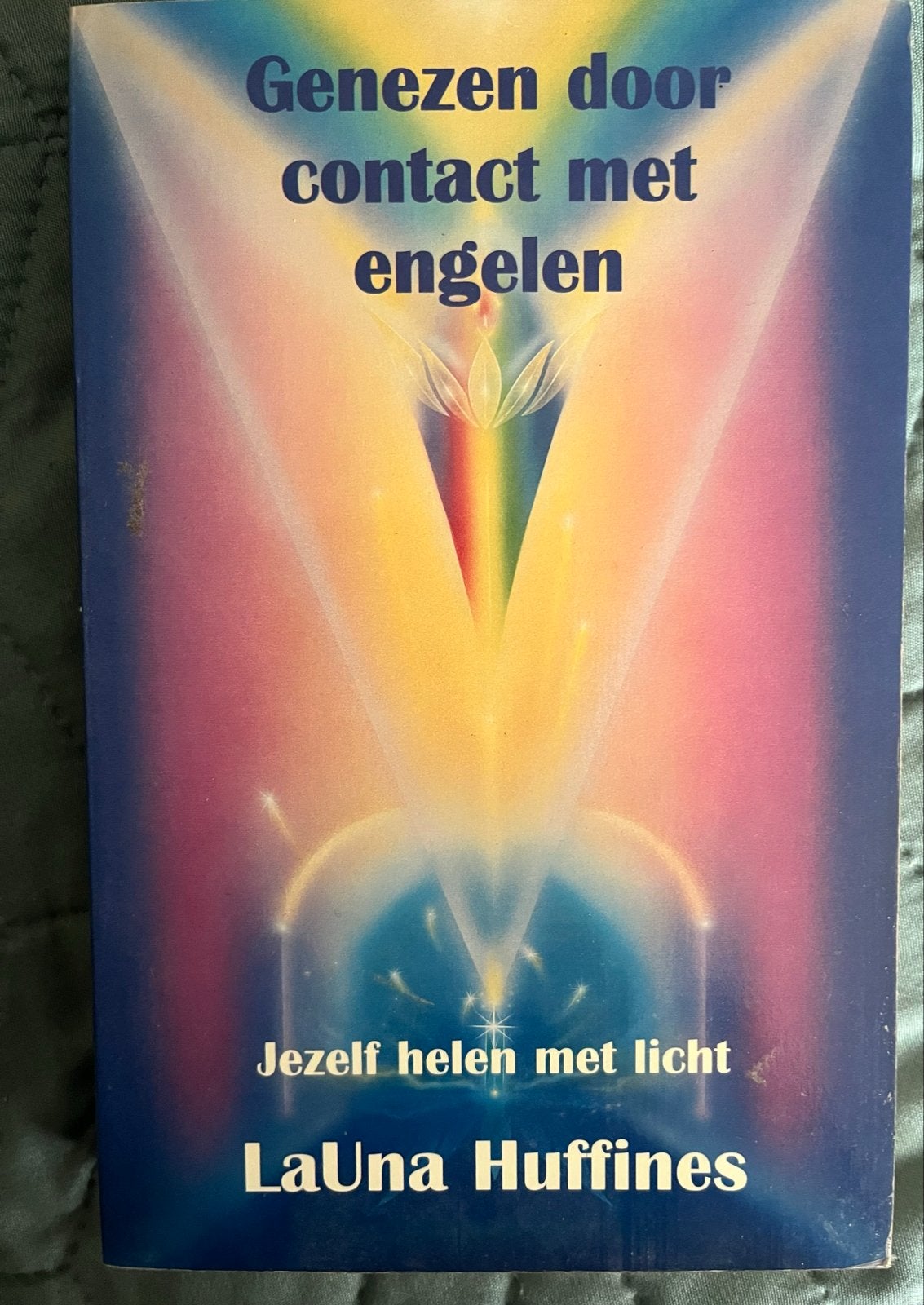 Genezen door contact met engelen - LaUna Huffines, Boeken, Ophalen of Verzenden, Gelezen, Spiritualiteit algemeen, Instructieboek