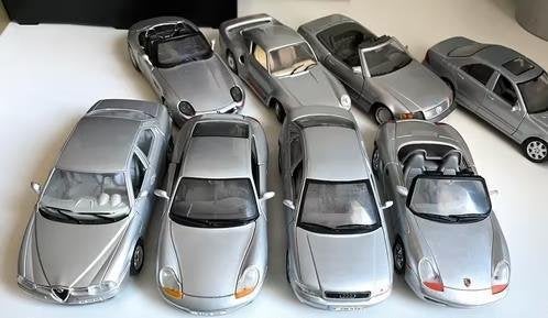5 zilverkleurige modelauto’s schaal 1:24, Ophalen of Verzenden, Zo goed als nieuw, Auto