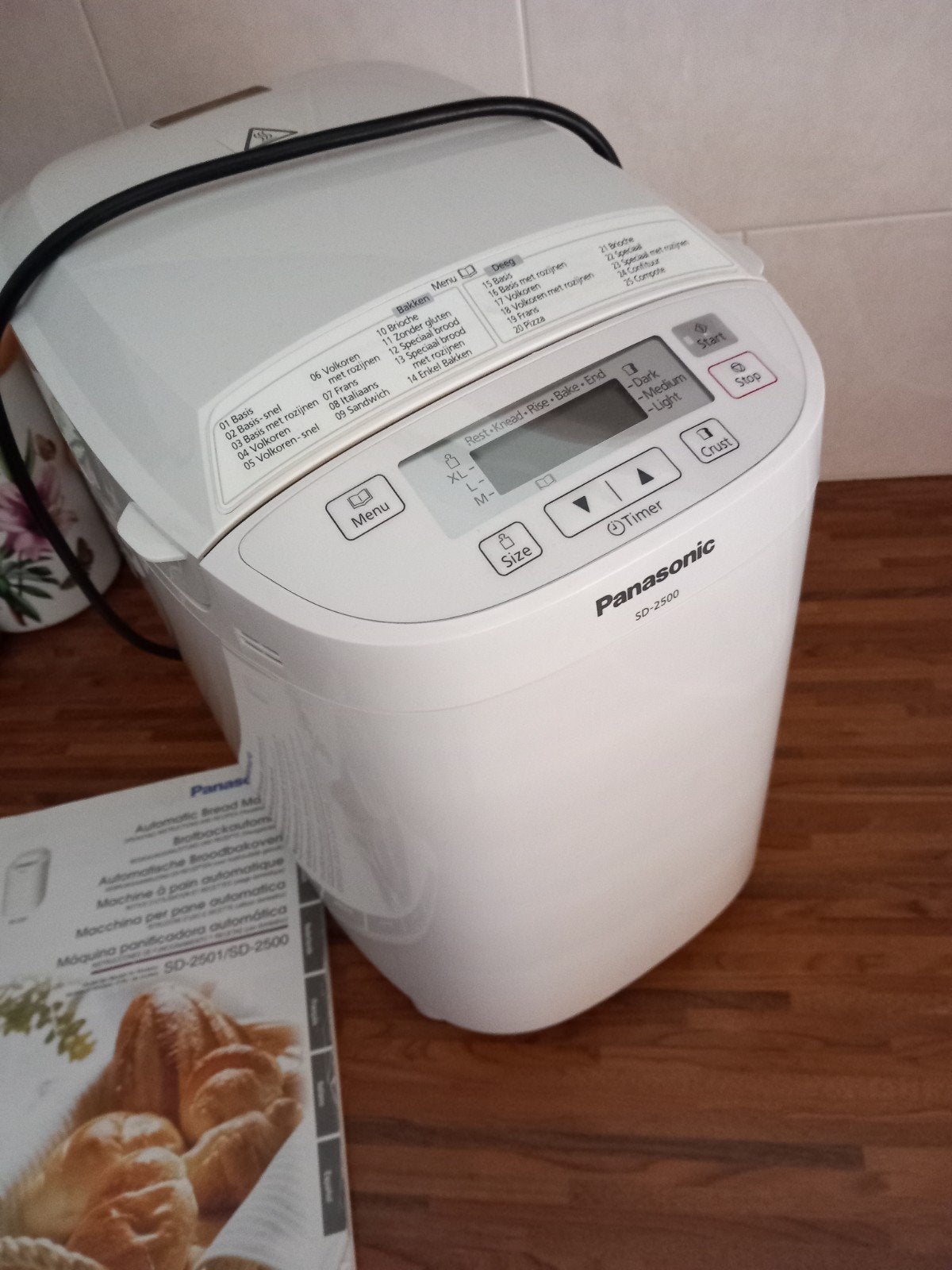 Broodbakmachine Panasonic SD-2500 met boekje, Witgoed en Apparatuur, Broodbakmachines, Gebruikt, Met timer, 800 tot 1200 gram deeg