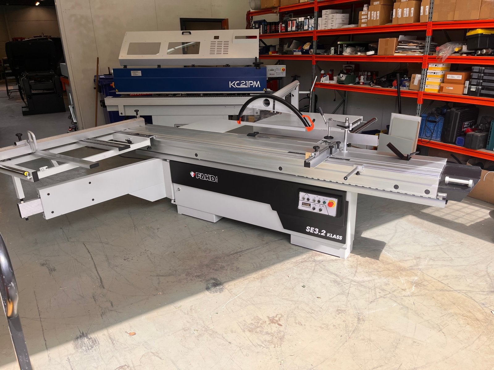 Formaatzaag SE 320 Klass van F.A.H.D italie, Zakelijke goederen, Machines en Bouw | Houtbewerking, Ophalen, Fahd Machina Italie