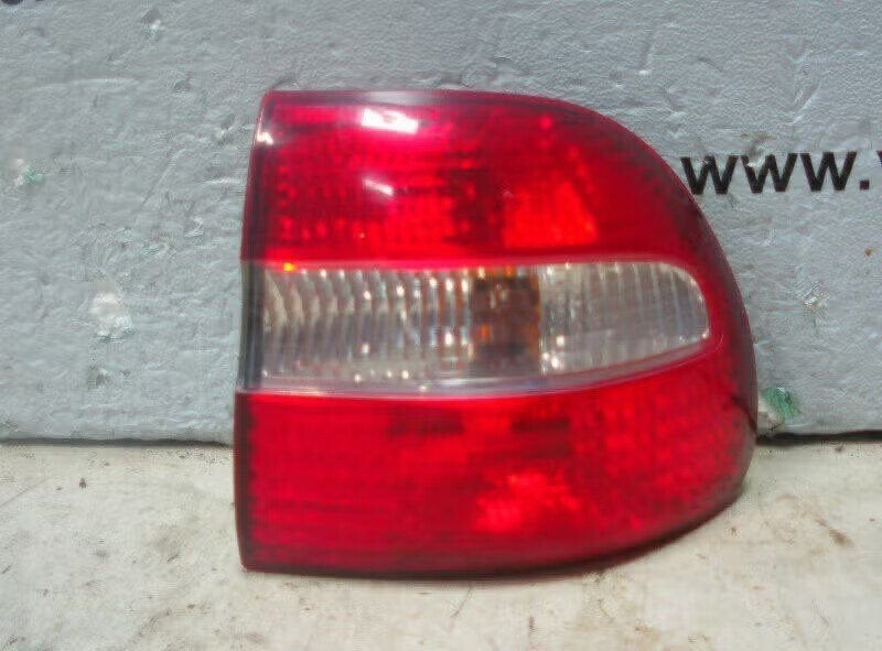 ACHTERLICHT RECHTS Volvo V40 (VW) (30621888), Gebruikt, Info@volvocars.com, Ophalen of Verzenden, Volvo