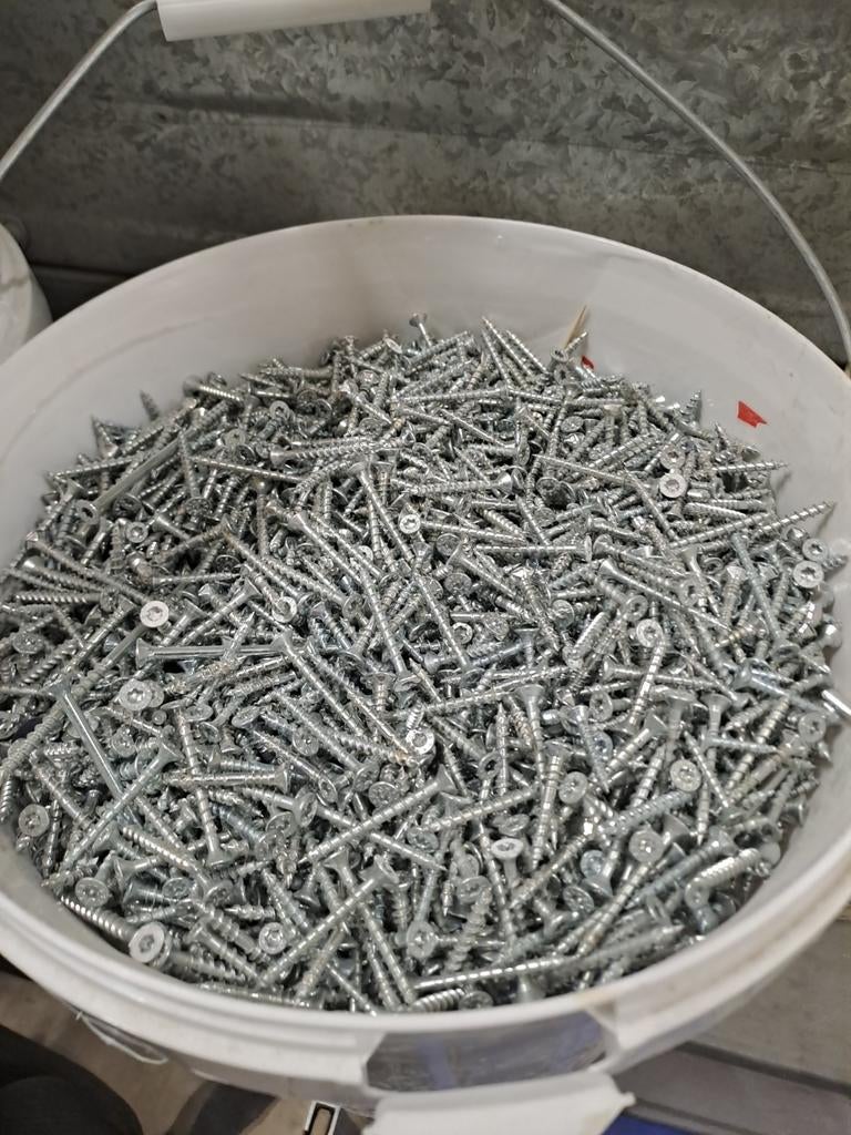 HOUTSCHROEVEN WÜRTH, Doe-het-zelf en Verbouw, IJzerwaren en Bevestigingsmiddelen, Ophalen, Zo goed als nieuw, Schroeven