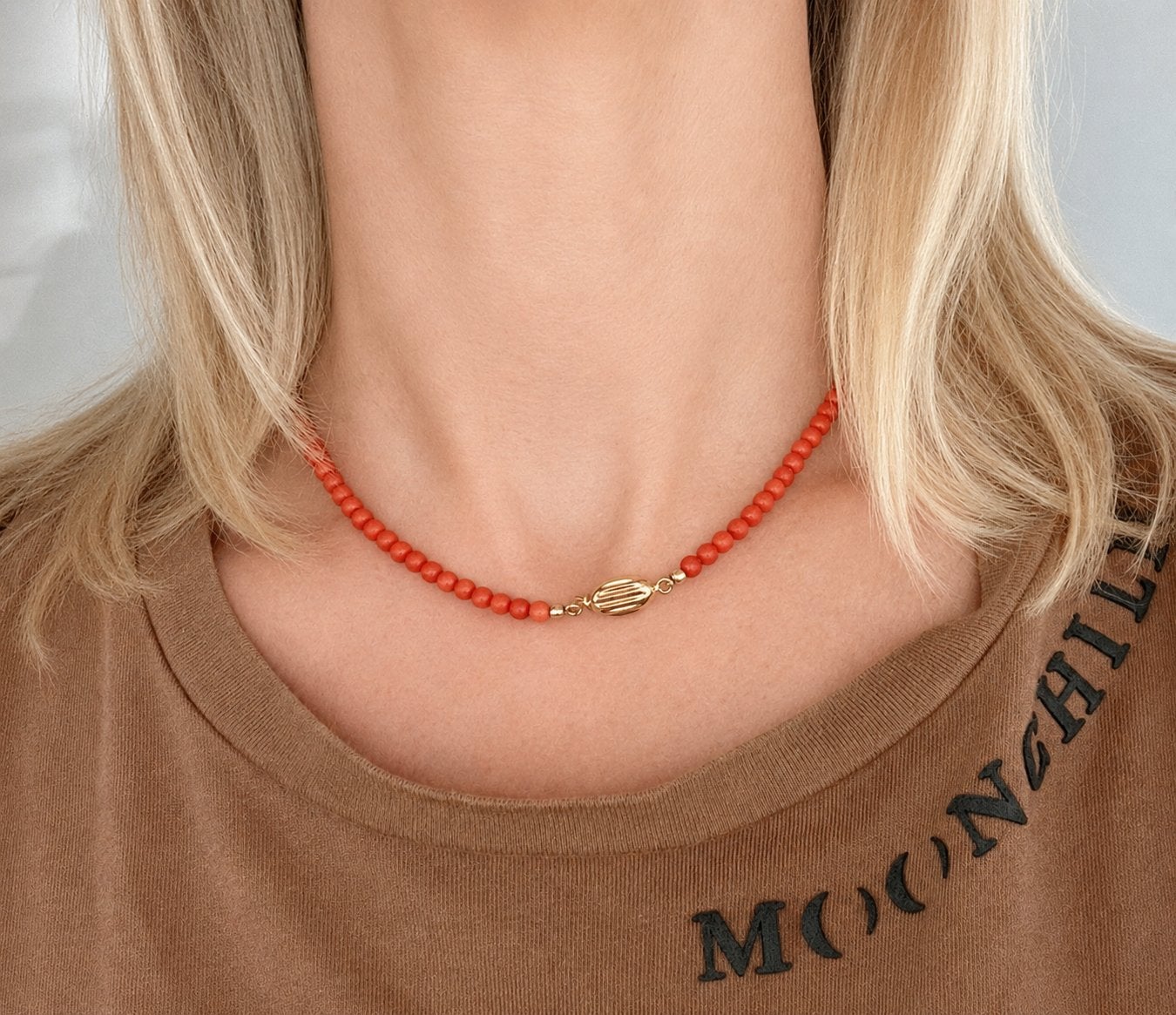 Bloedkoraal ketting met 14 karaat gouden slot, Ophalen of Verzenden, Gebruikt, Rood, Goud