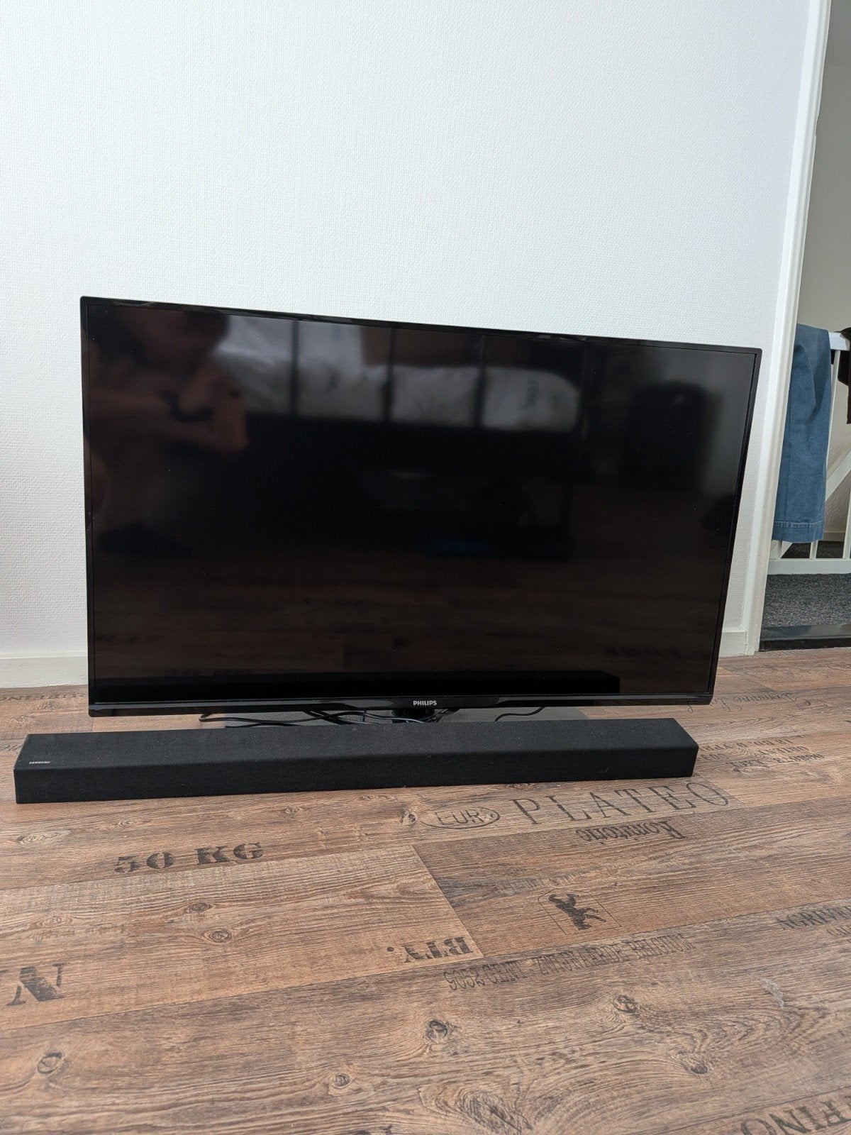Philips TV met soundbar, Ophalen, Philips, Gebruikt, 50 Hz