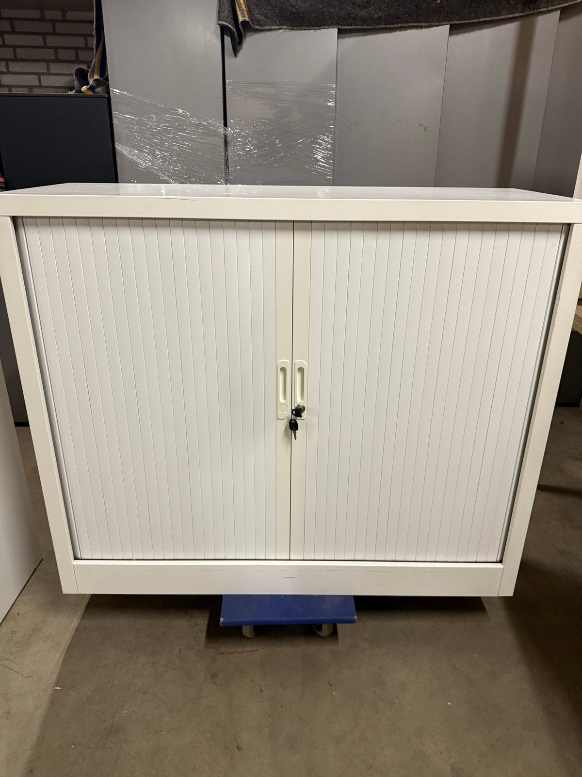 Witte archiefkast met roldeur en legplank (45x120x100 cm), Gebruikt, 100 tot 150 cm, Ophalen of Verzenden, Metaal