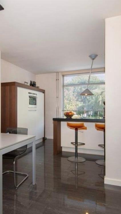 Moderne keuken met kookeiland en inbouwapparatuur, Ophalen, Gebruikt, Wit, Hoekkeuken