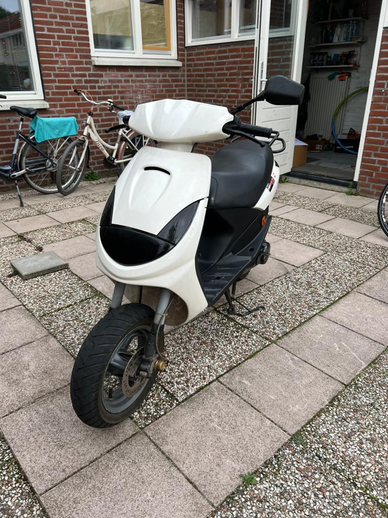 Vivacity 70 malossi, Fietsen en Brommers, Snorfietsen en Snorscooters, Ophalen of Verzenden, Zo goed als nieuw, Tweetakt, Peugeot