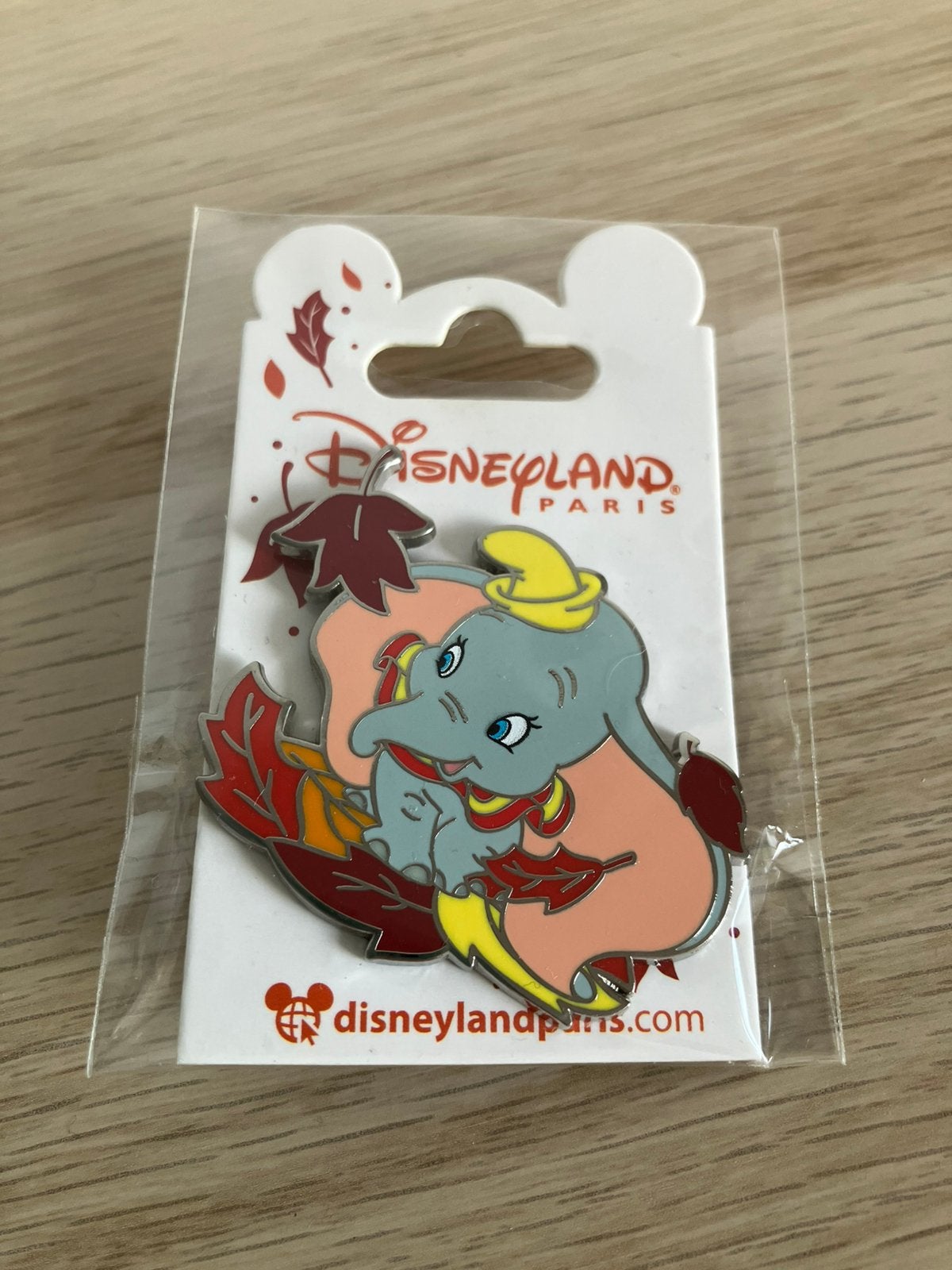 Disneyland Paris - Dumbo Leaf pin, Verzamelen, Ophalen of Verzenden, Bambi of Dumbo, Nieuw
