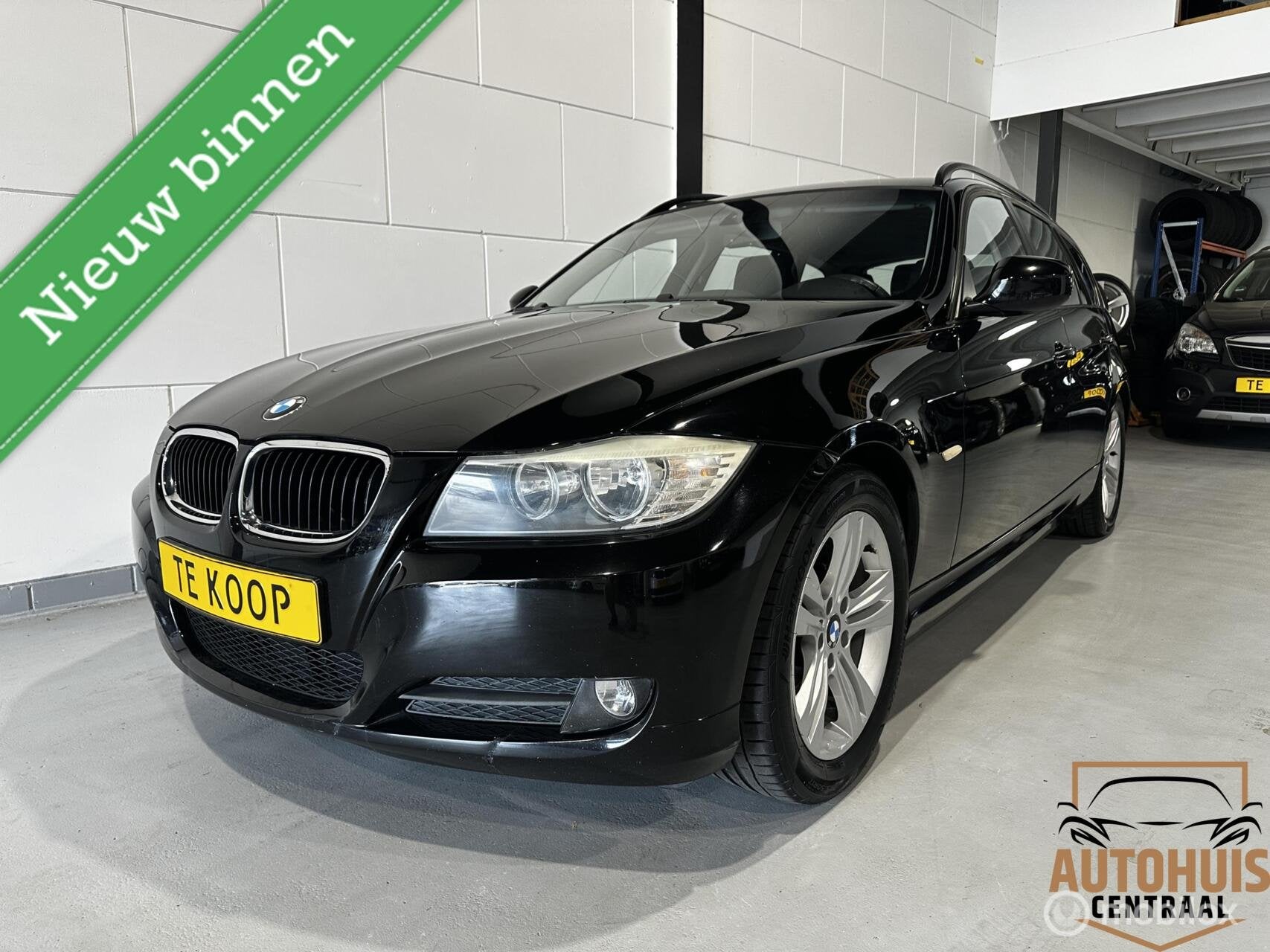 BMW 3-serie Touring 318i Business Line*NwAPK*Trekhaak*Navi